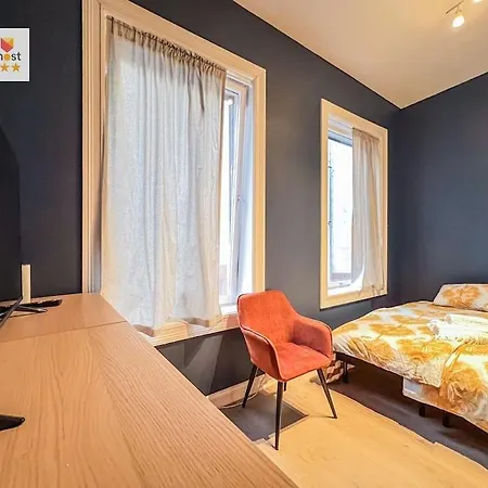 Supercentral King Bed Fast Wifi