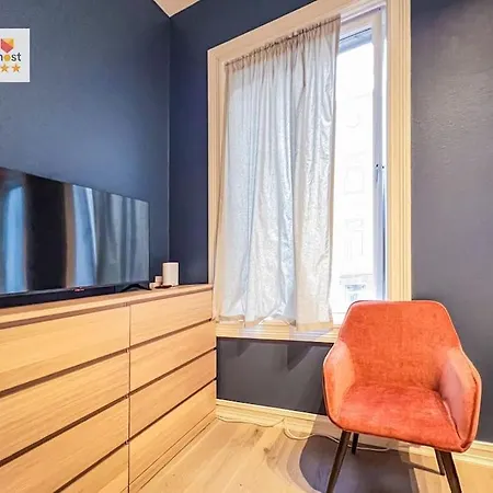 Supercentral King Bed Fast Wifi *